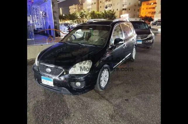 كيا كارينز 2012 اتوماتيك ميني فان