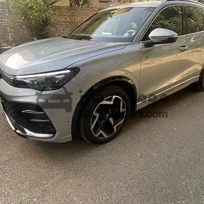 فولكس فاجن تيجوان 2025 - عداد قليل - ضمان الوكيل