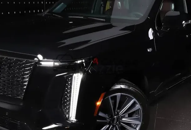 كاديلاك إسكاليد 2025 جديدة أوتوماتيك SUV للبيع