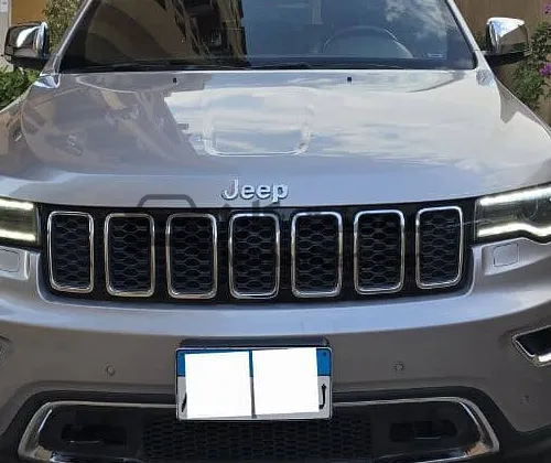 جيب جراند شيروكى 2020 اتوماتيك 110 ألف كم للبيع