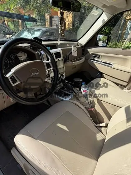 جيب شيروكي 2010 اتوماتيك جلد فتحة سقف للبيع