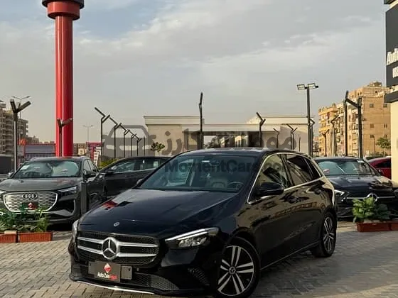 مرسيدس B200 سبورت موديل 2022 للبيع | عداد 30 ألف كم فابريكة بالكامل