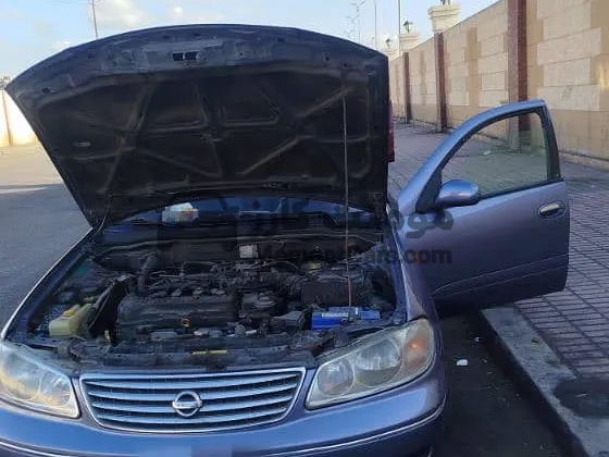 نيسان صني 2005 اتوماتيك فرش جلد للبيع