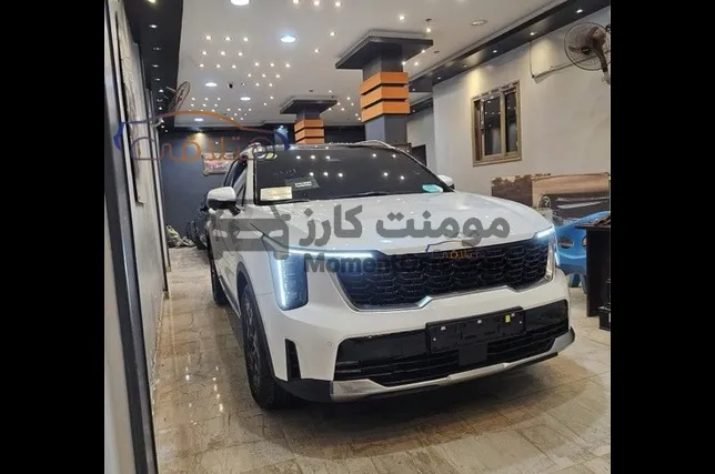 كيا سورينتو 2024 هايبرد جرافيتي ٦ مقاعد
