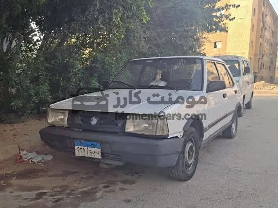 فيات شاهين 2004 مانيوال بنزين للبيع