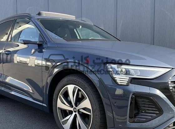 أودي Q8 إي-ترون 2023 S-Line كهرباء للبيع