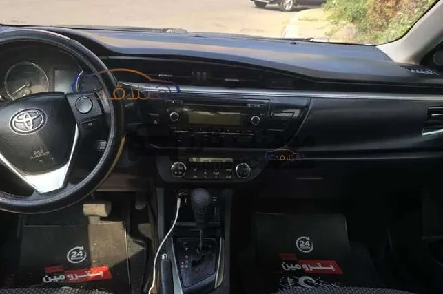 تويوتا كورولا 2015 أتوماتيك فئة ثانية