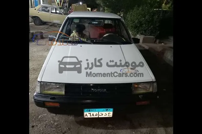 تويوتا كورولا 1986 مانيوال فبريكة دواخل للبيع