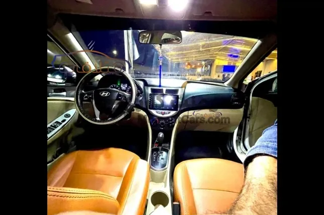 هيونداي اكسنت 2015 اتوماتيك فتحة سقف