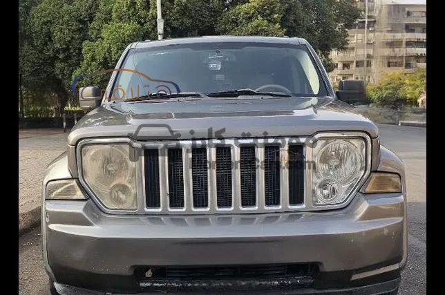 جيب جراند شيروكي 2010 اتوماتيك للبيع