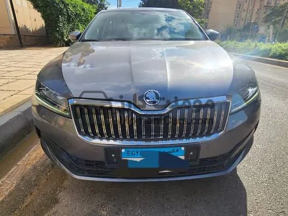 سكودا سوبرب 2023 أول يد عداد قليل للبيع