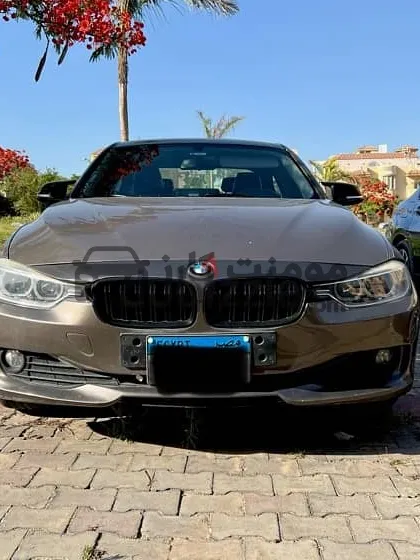BMW 316 موديل 2015 جلد وشاشة أبل/أندرويد للبيع