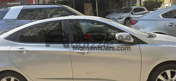 هيونداي أكسنت 2024 فئة رابعة فتحة سقف وجنوط للبيع