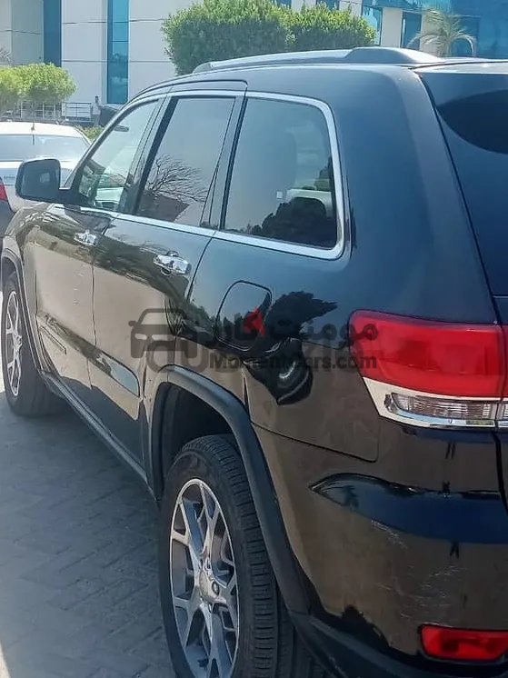 جيب جراند شيروكي 2021 فبريكا للبيع