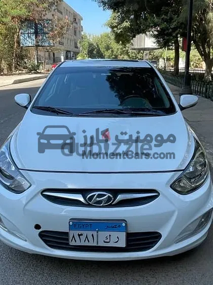 هيونداي اكسنت RB موديل 2013 للبيع، أعلى فئة أوتوماتيك بفتحة سقف