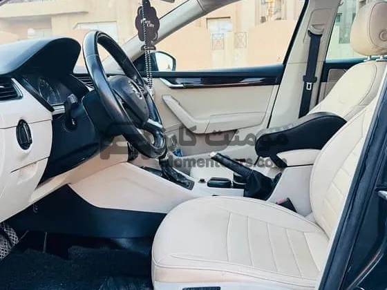 سكودا اوكتافيا A7 موديل 2015 للبيع، أعلى فئة بفتحة سقف بانوراما وبصمة