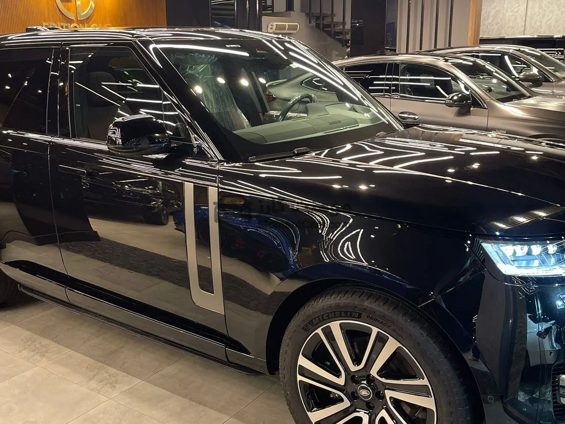 رينج روفر فوج 2025 P400 زيرو للبيع