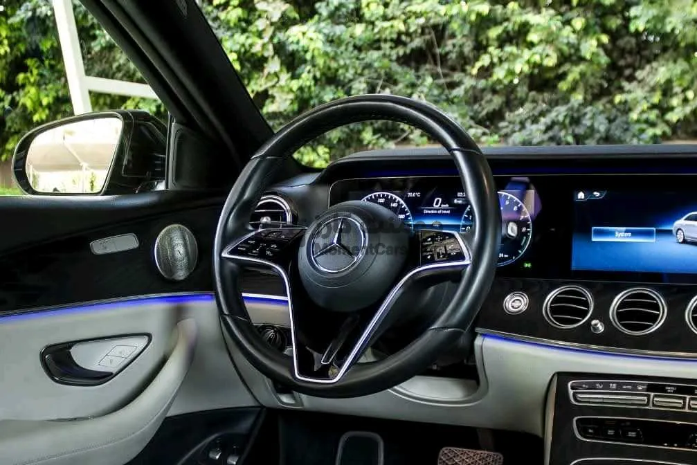 مرسيدس E300e موديل 2022 هايبرد 30,000 كم