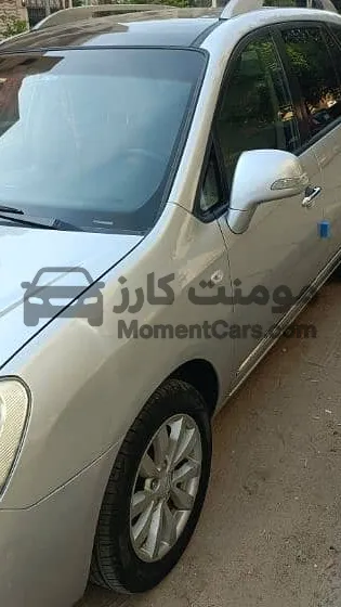 كيا كارينز 2013 اتوماتيك 140 ألف كم للبيع