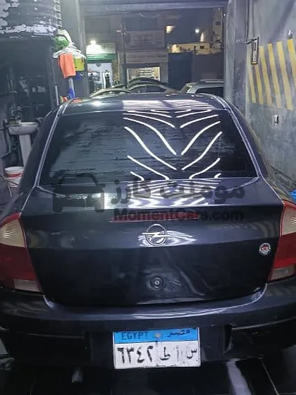 أوبل كورسا سيدان 2004 للبيع بناقل حركة يدوي ومحرك 1600 سي سي