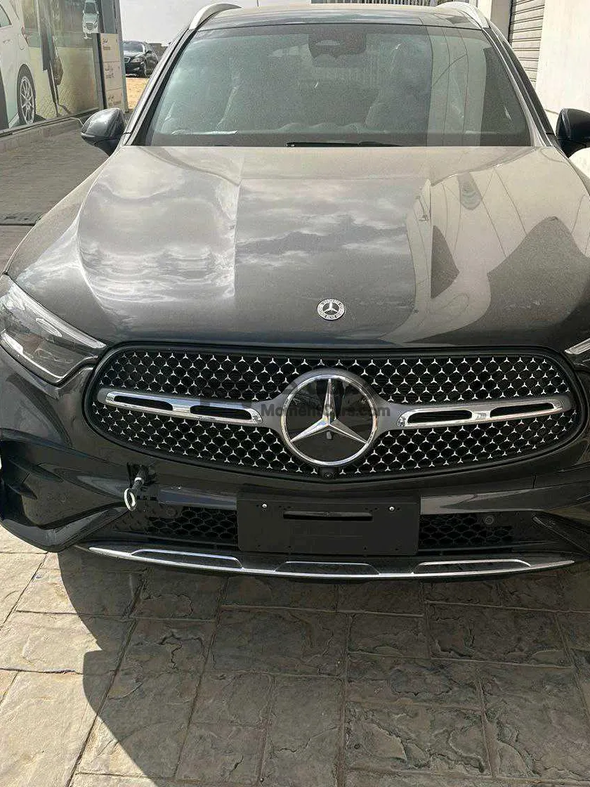 مرسيدس GLC 300 موديل 2023 AMG كسر زيرو للبيع