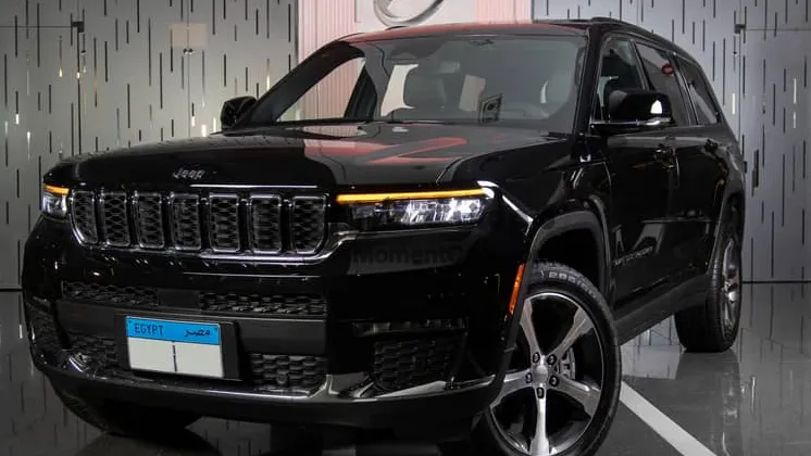 جيب جراند شيروكى Limited 2024 - 15000 كم للبيع