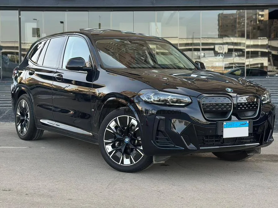 بي ام دبليو iX3 كهرباء 2024 كسر زيرو