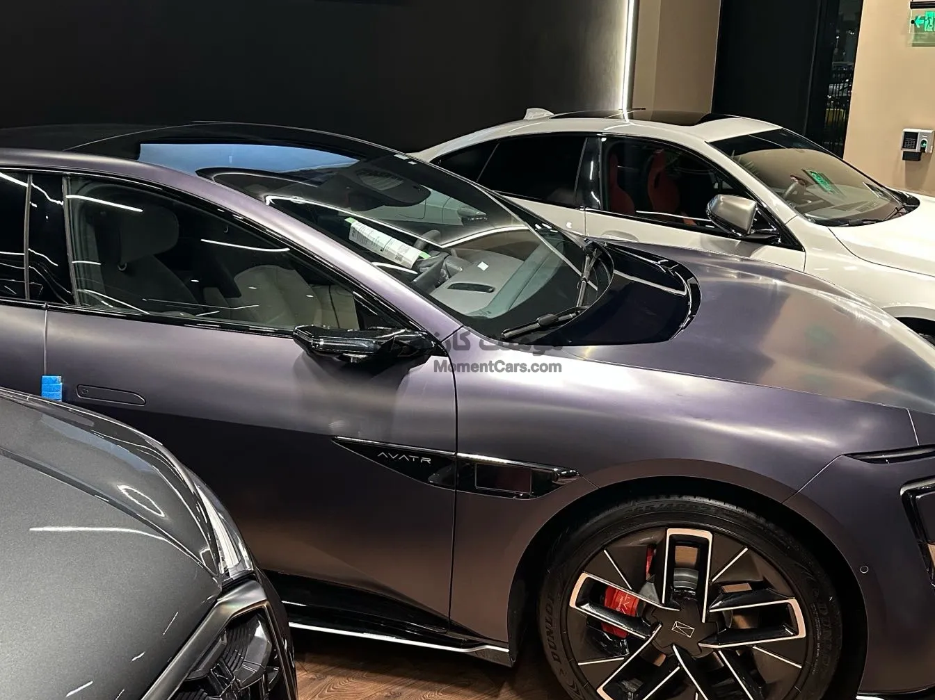 أفاتر 12 سيدان كهرباء 2025 أعلى تجهيز