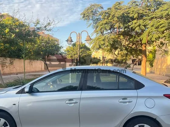 تويوتا ياريس 2015 اتوماتيك فبريكة للبيع