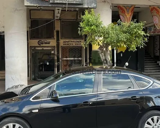 أوبل أسترا 2017 اوتوماتيك مستعملة للبيع بحالة ممتازة