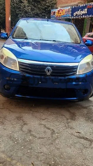 رينو سانديرو 2012 مانيوال فابريكة بحالة ممتازة