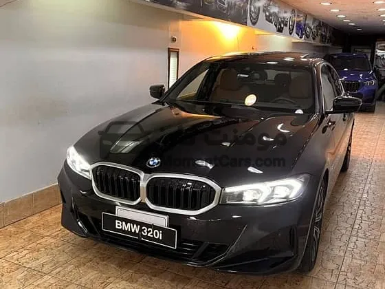 بي ام دبليو 320 Luxury موديل 2025 مستعملة عداد 4000 كم بضمان الوكيل