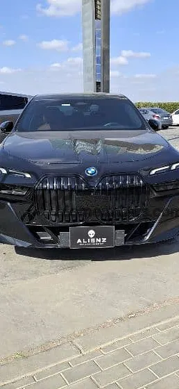 بي ام دبليو i7 xDrive60 موديل 2023 كهرباء للبيع