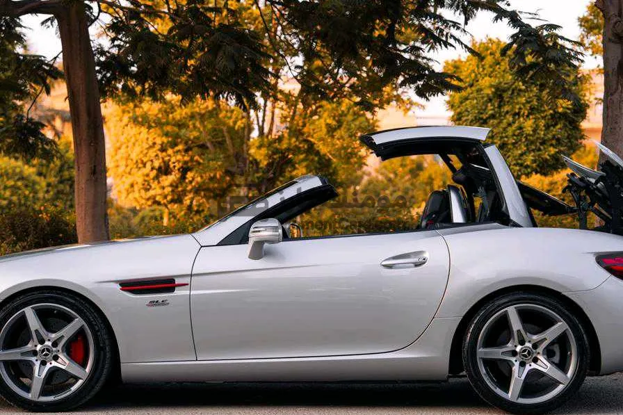 مرسيدس SLC 180 موديل 2018 RedArt نادرة كابورليه