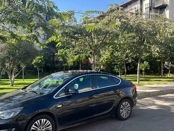 أوبل أسترا 2014 كوزمو أتوماتيك جلد للبيع