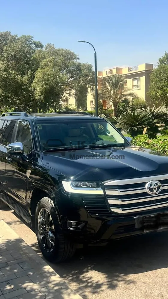 لاند كروزر 2022 VX تيربو 49 ألف كم - حالة ممتازة للبيع