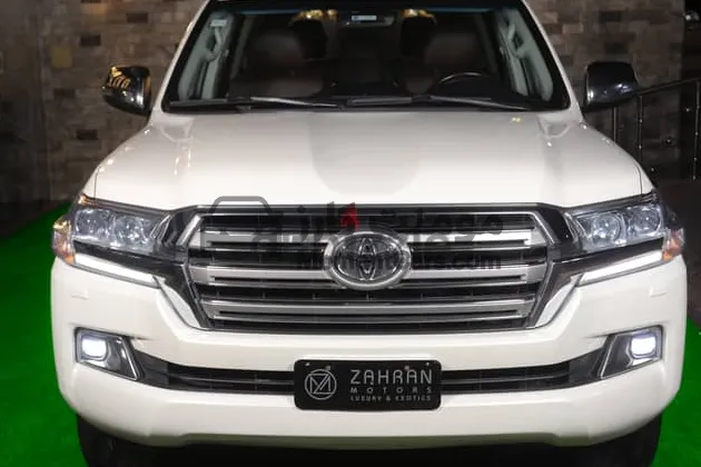 لاند كروزر 2019 ك ك 50 ألف فابريكة للبيع