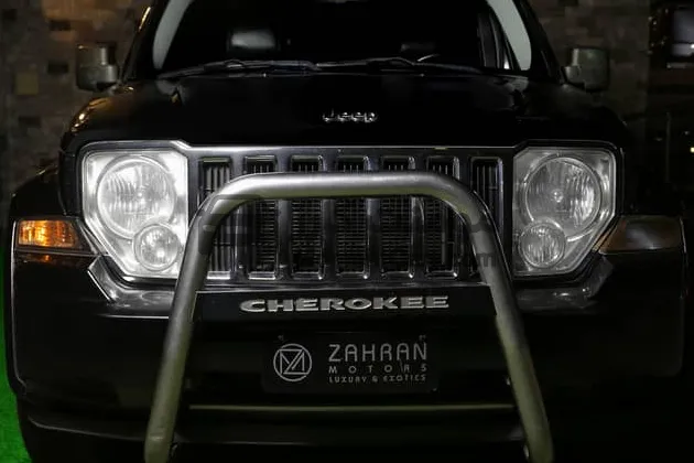 جيب شيروكي 2012 LX كاش أو تقسيط 170 ألف كم