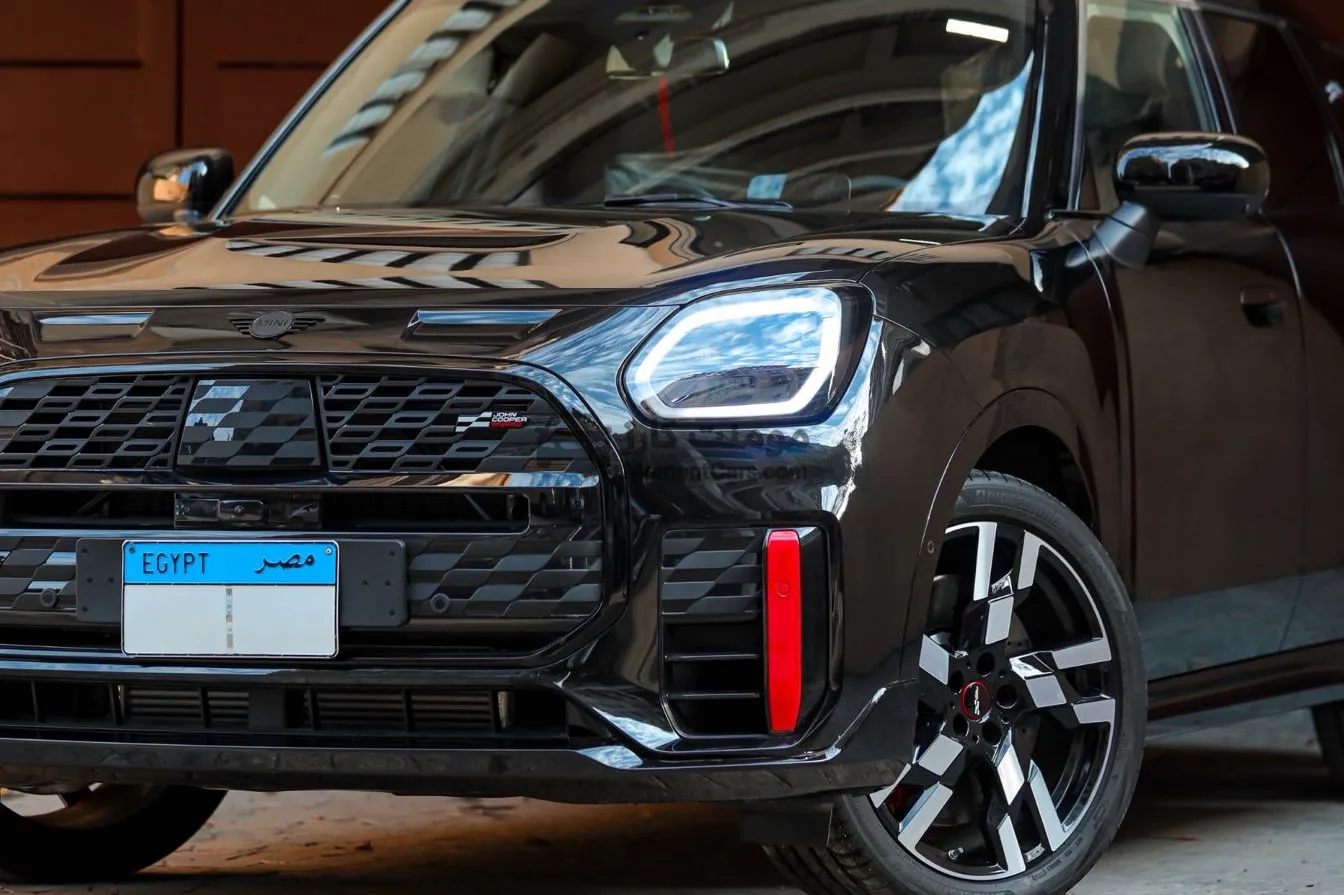 ميني كانتريمان JCW 2025 جديدة للبيع