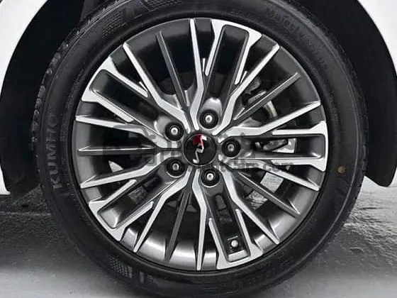 كيا K3 موديل 2023 للبيع عداد 18 ألف كم بأعلى المواصفات