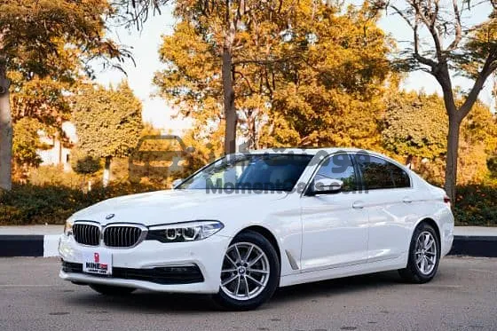 BMW 520i Luxury 2019 للبيع