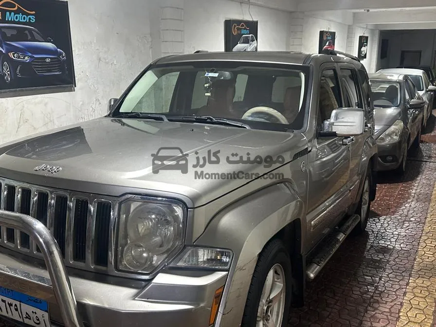 جيب شيروكي 2012 أتوماتيك 3700 سي سي 6 سلندر للبيع