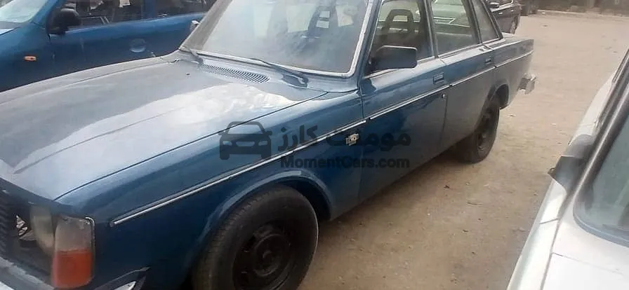 فولفو 240 موديل 1980 مانيوال بحالة ممتازة للبيع