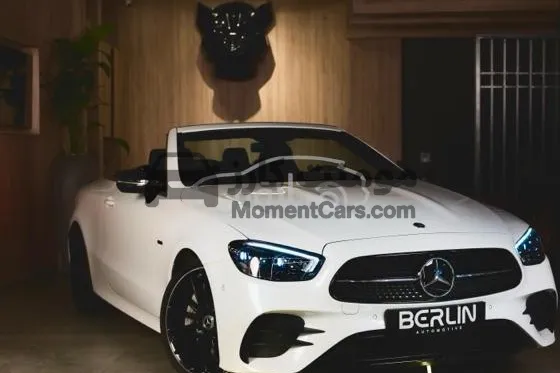 مرسيدس E 300 2021 صيانات وكيل 49 ألف كم