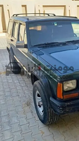 جيب شيروكي 1995 مانيوال 4 سلندر للبيع