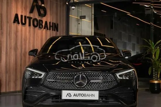 مرسيدس SLC 180 RedArt 2018 للبيع - حالة نادرة