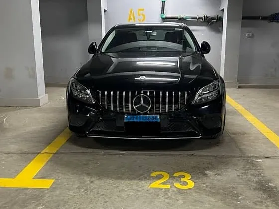 مرسيدس C180 موديل 2020 مالك أول 80 ألف كم للبيع