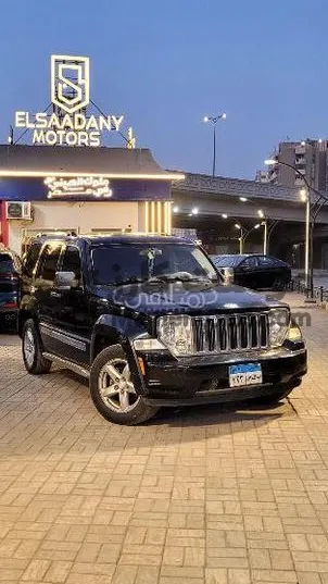 جيب شيروكي 2009 اتوماتيك بحالة ممتازة للبيع