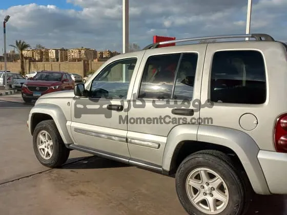 جيب ليبرتي 2006 اتوماتيك جلد فتحة سقف للبيع