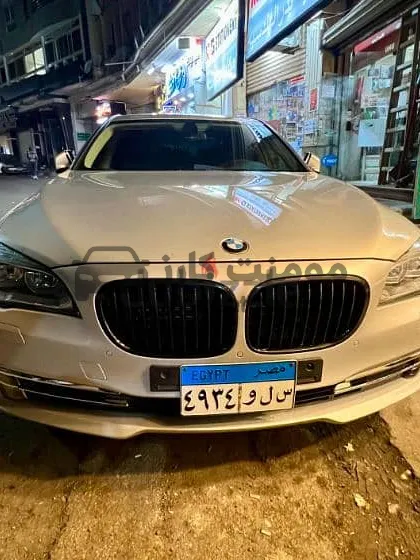 بي ام دبليو 740 موديل 2011 فابريكة عدا باب - 158 ألف كم